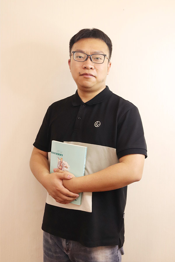 千阳杨斌 本科学历，毕业于西安航空学院
