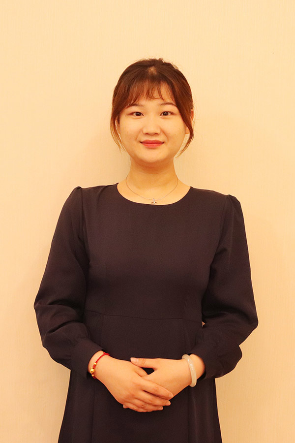 千阳文哲 本科学历，优秀班主任